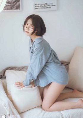公车上双乳被两男人夹击电影_超清日本电影免费